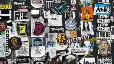 Capa: Criando uma logomarca com IA: vantagens e desvantagens